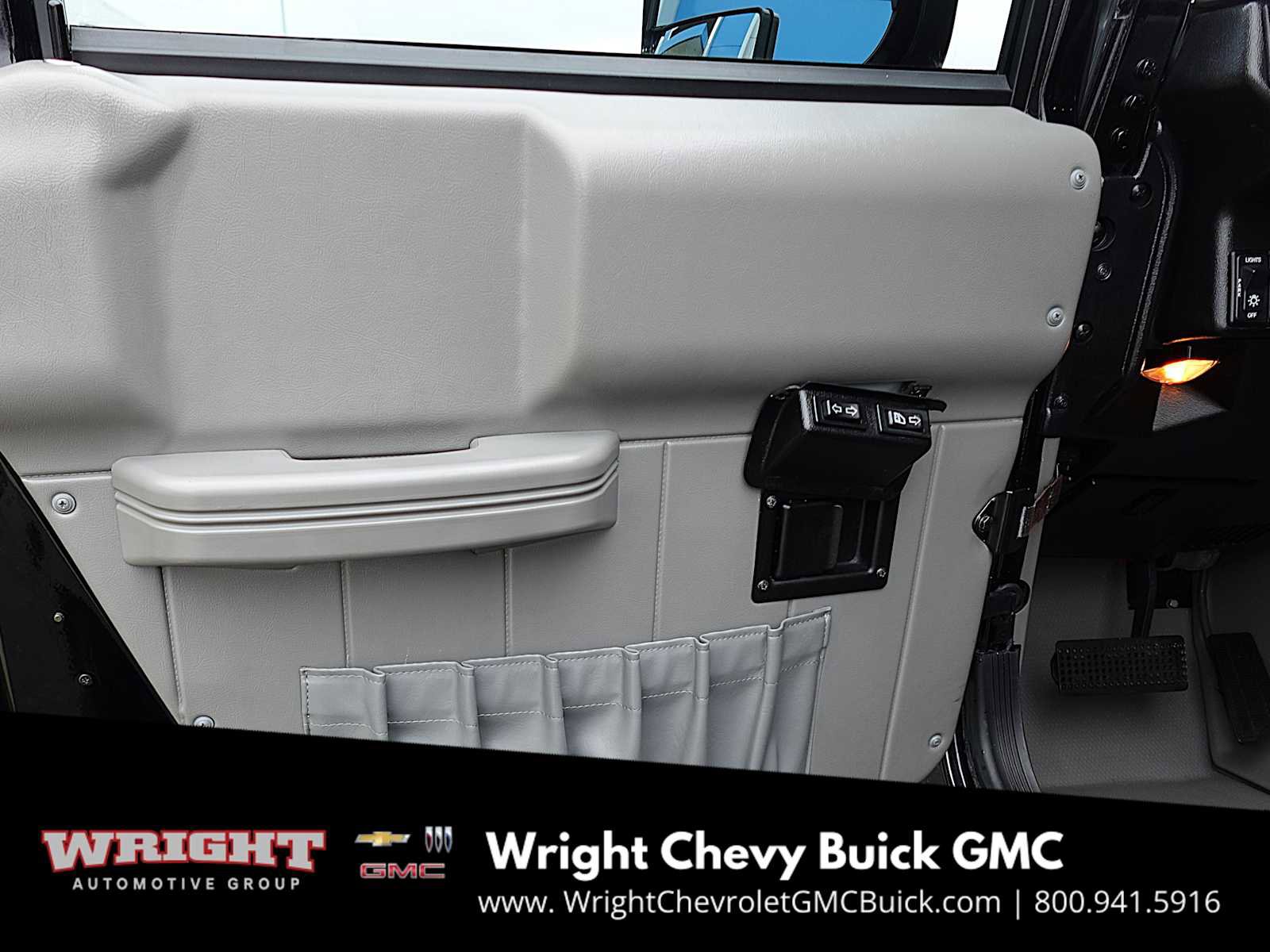 Used 2002 HUMMER H1 4-Door Wagon image 13