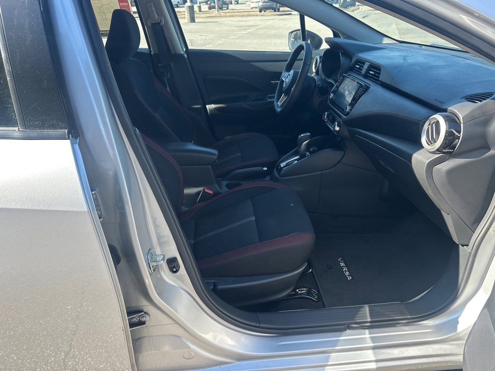 Used 2024 Nissan Versa SR image 13