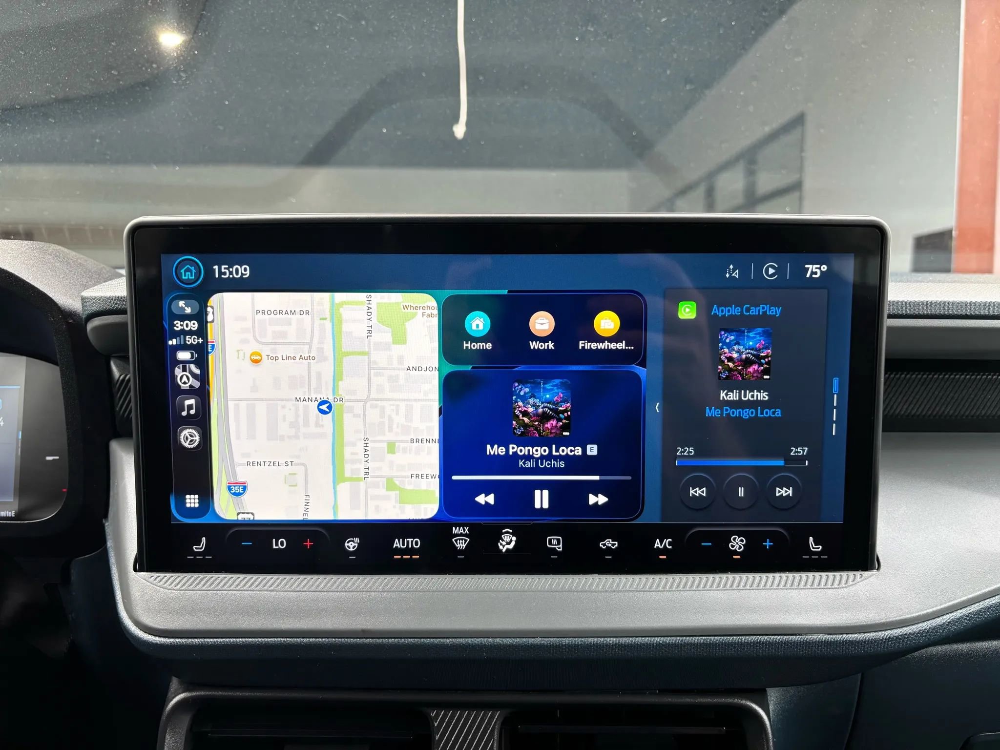 Used 2025 Ford Maverick XLT w/ XLT Luxury Package image 32