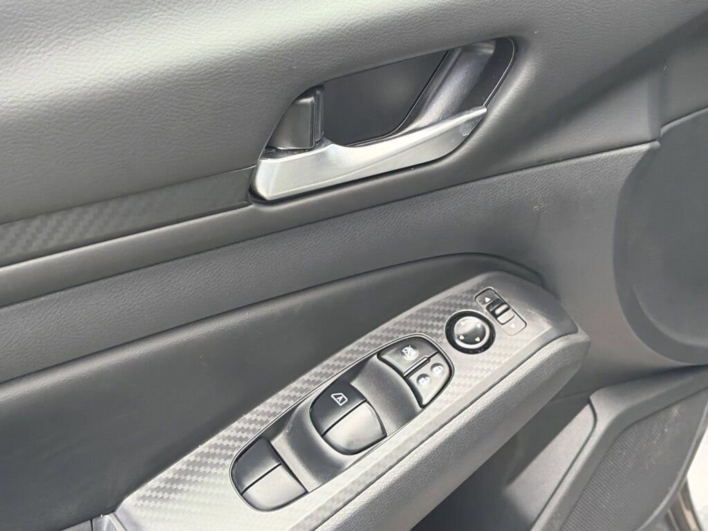 Used 2024 Nissan Altima 2.5 SV image 24