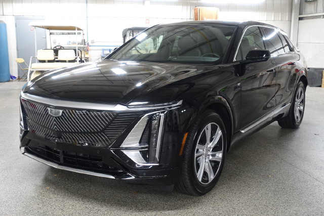 Used 2024 Cadillac Lyriq Tech AWD/4WD image 3