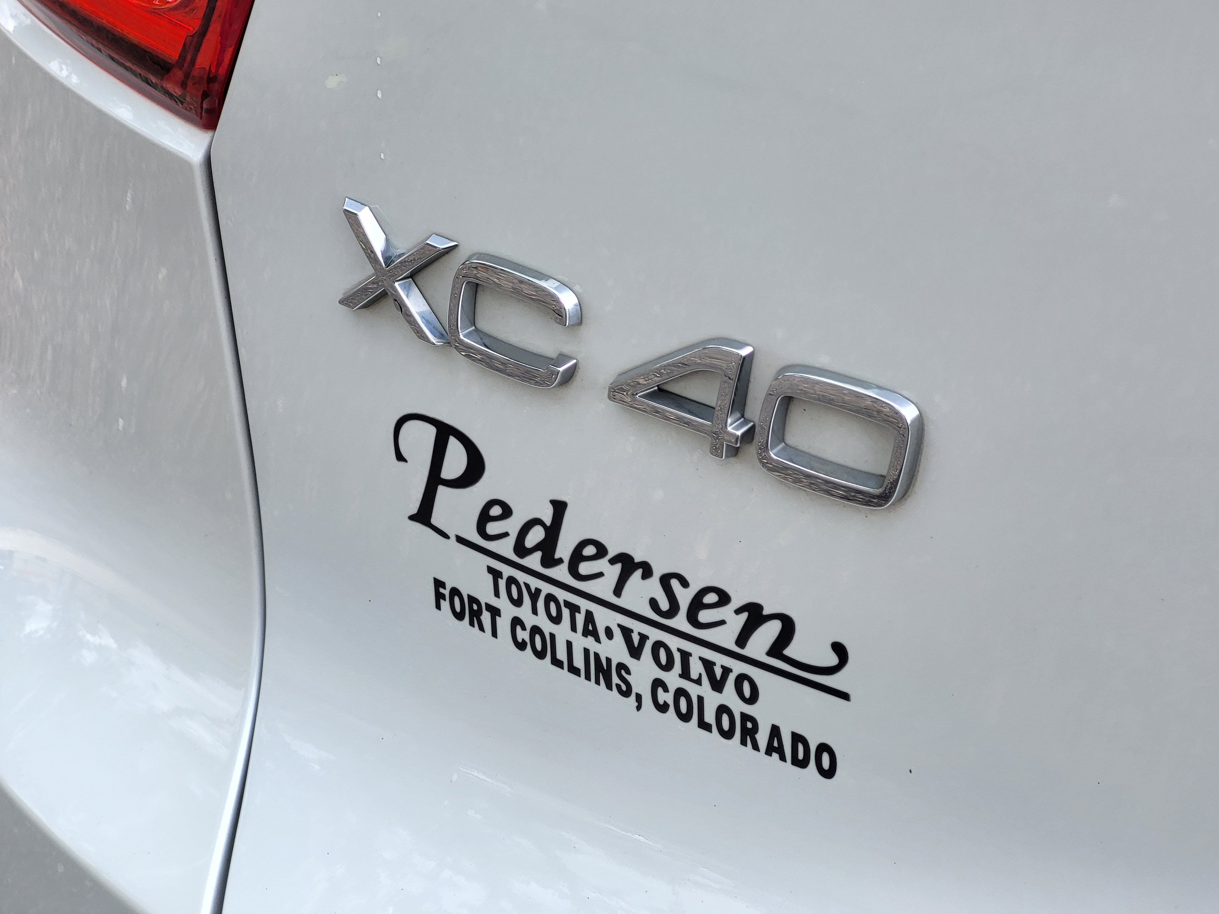Certified 2023 Volvo XC40 B5 Plus w/ Driver Assist Package AWD/4WD image 9