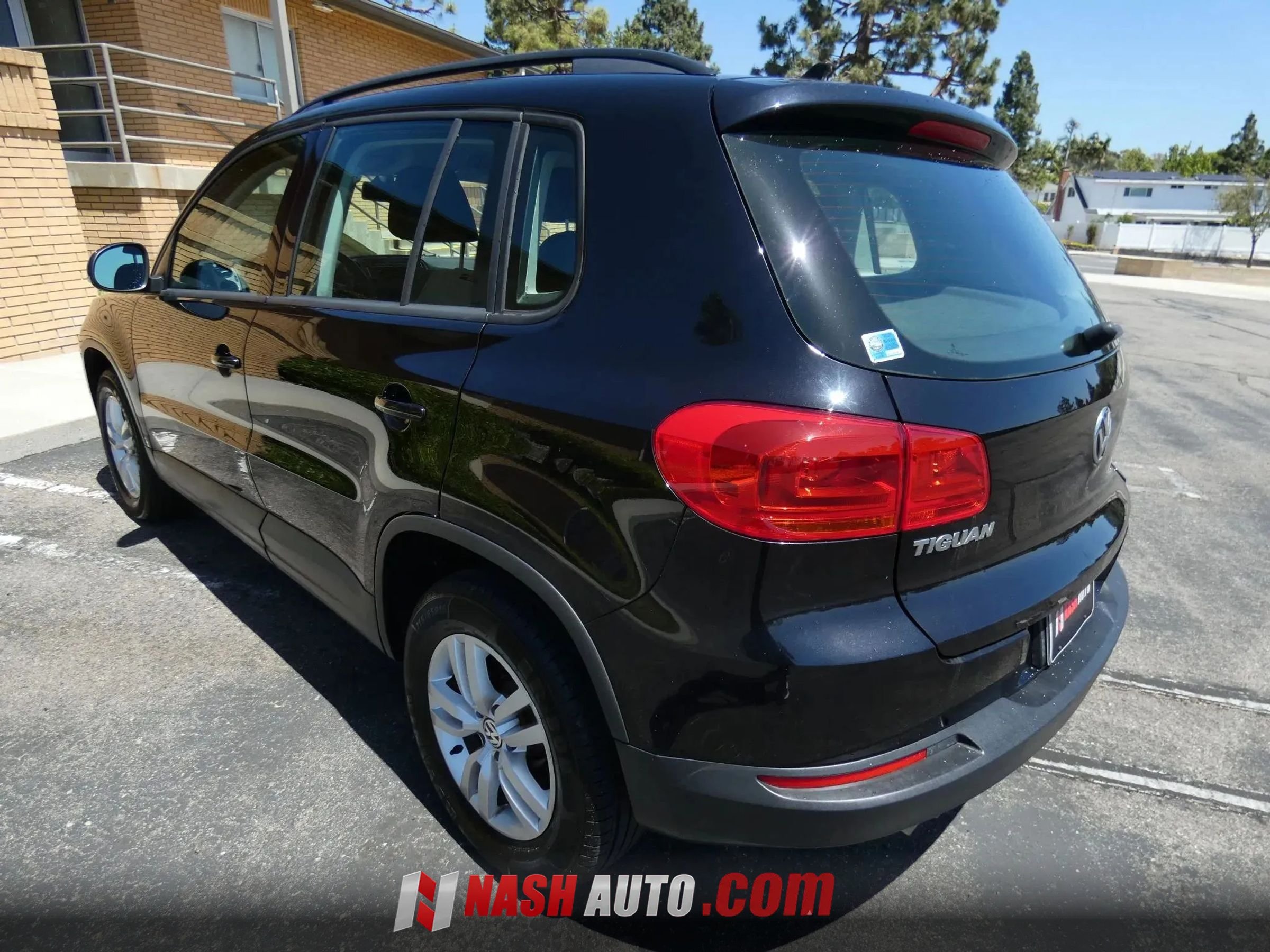 Used 2017 Volkswagen Tiguan S AWD/4WD image 12