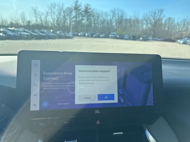 Used 2024 Toyota Venza XLE image 32