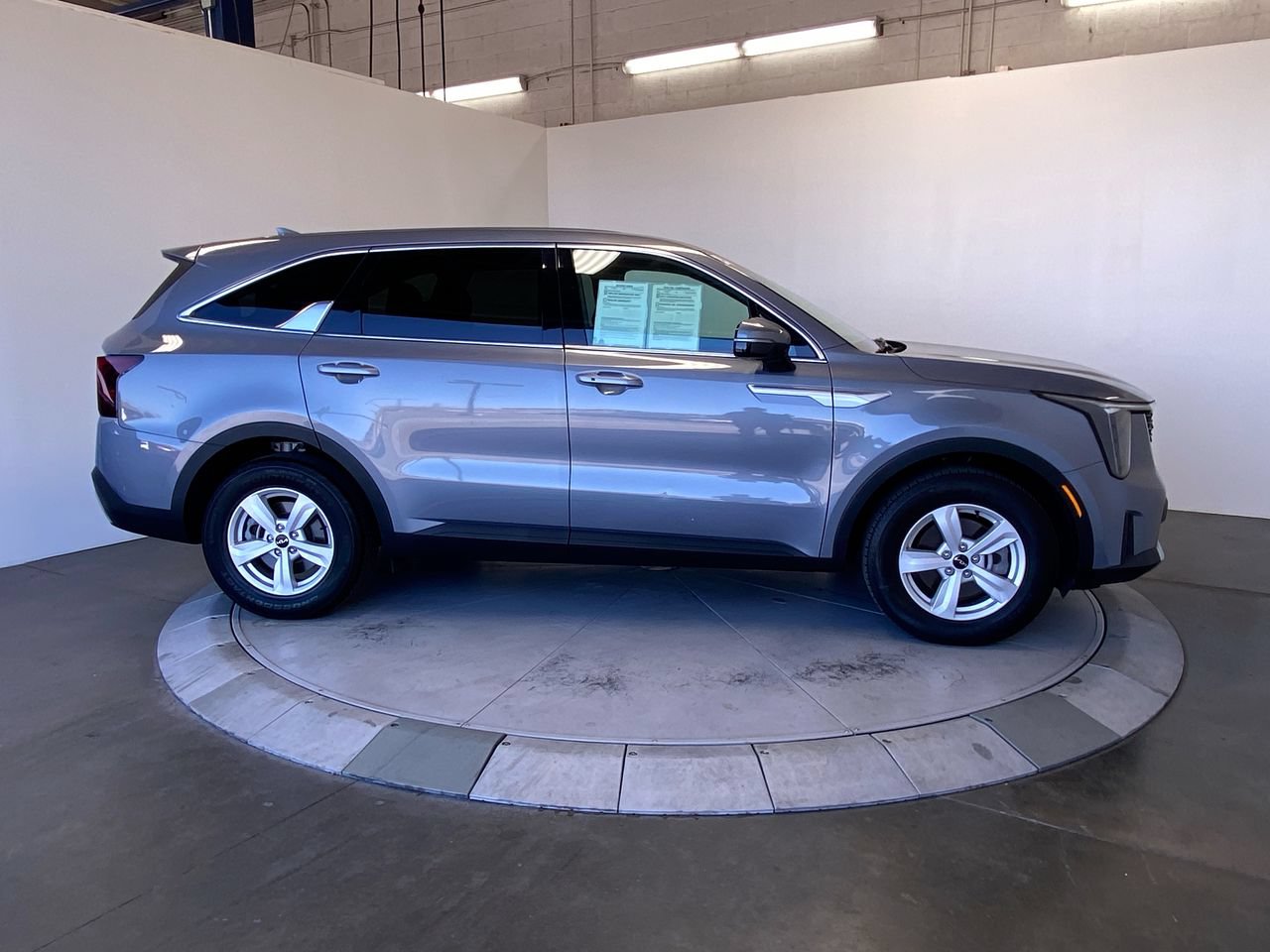 Certified 2024 Kia Sorento LX FWD image 6