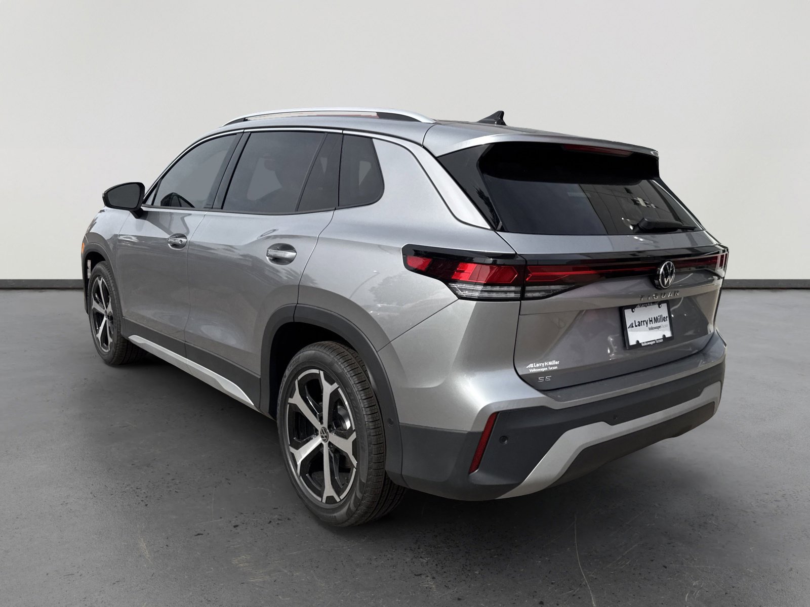New 2026 Volkswagen Tiguan SE image 4
