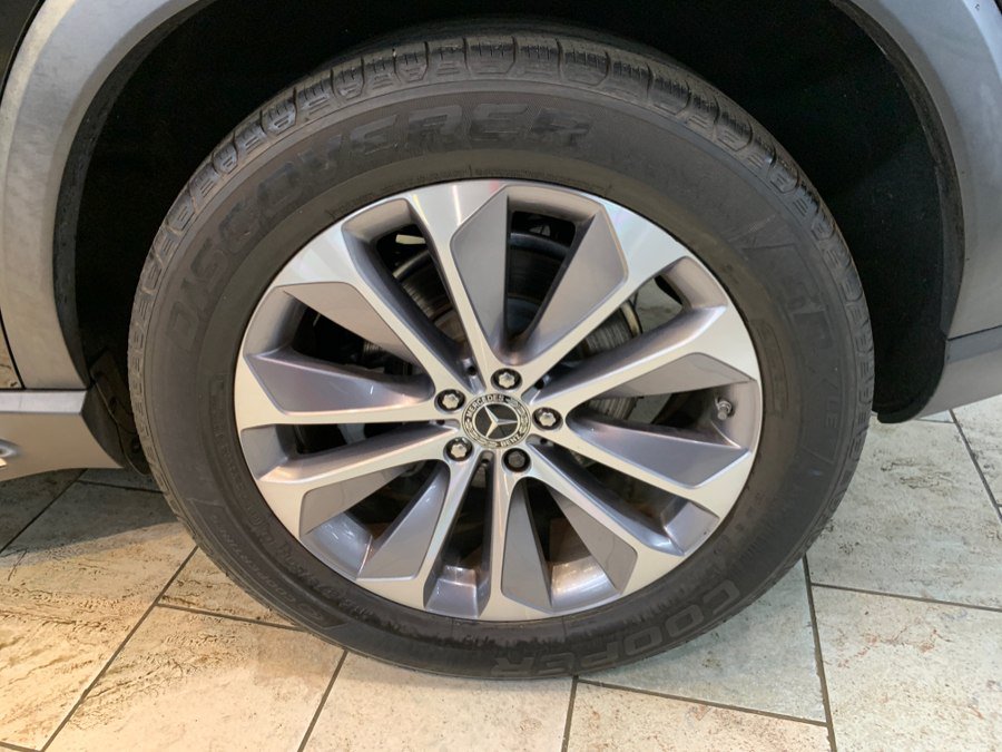 Used 2022 Mercedes-Benz GLE 350 4MATIC w/ Premium Package image 12