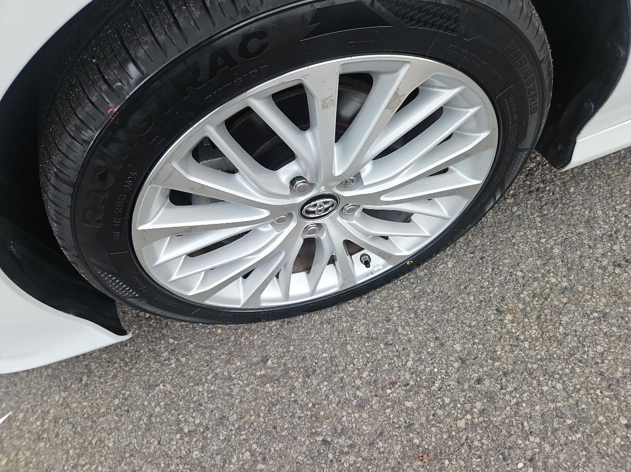 Used 2018 Toyota Camry XLE FWD image 10