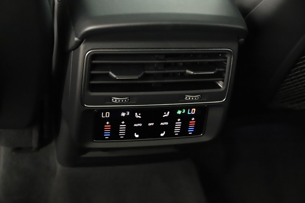 Used 2023 Audi Q7 3.0T Prestige w/ Prestige Package AWD/4WD image 22