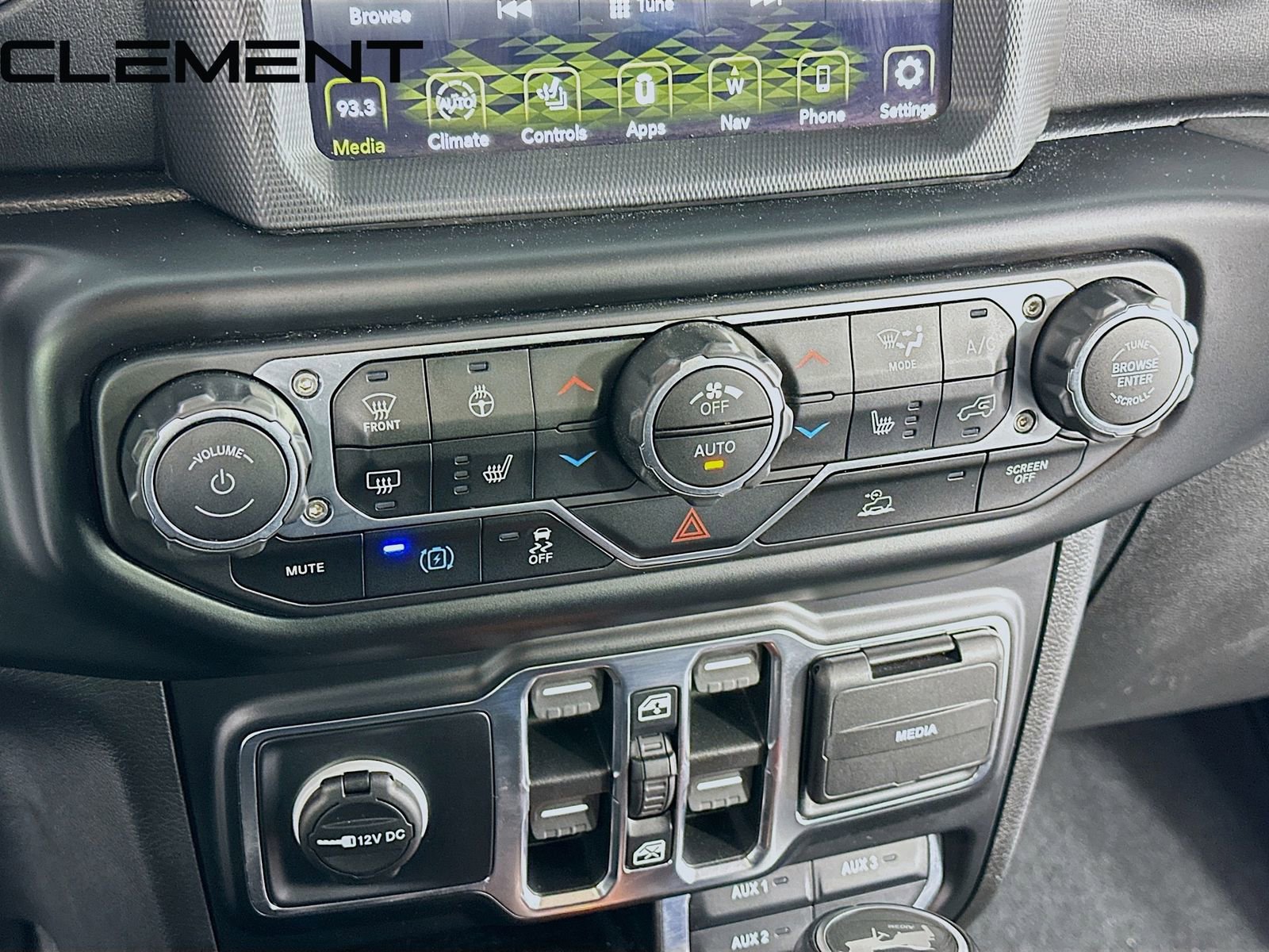 Used 2022 Jeep Wrangler Unlimited Sahara w/ Cold Weather Group image 22