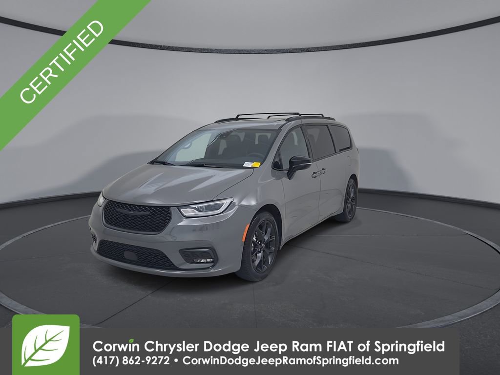 Certified 2025 Chrysler Pacifica Limited image 6