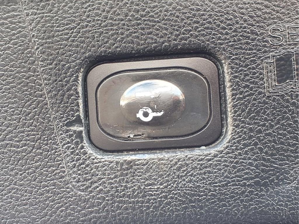 Used 2022 Ford Edge Titanium image 25