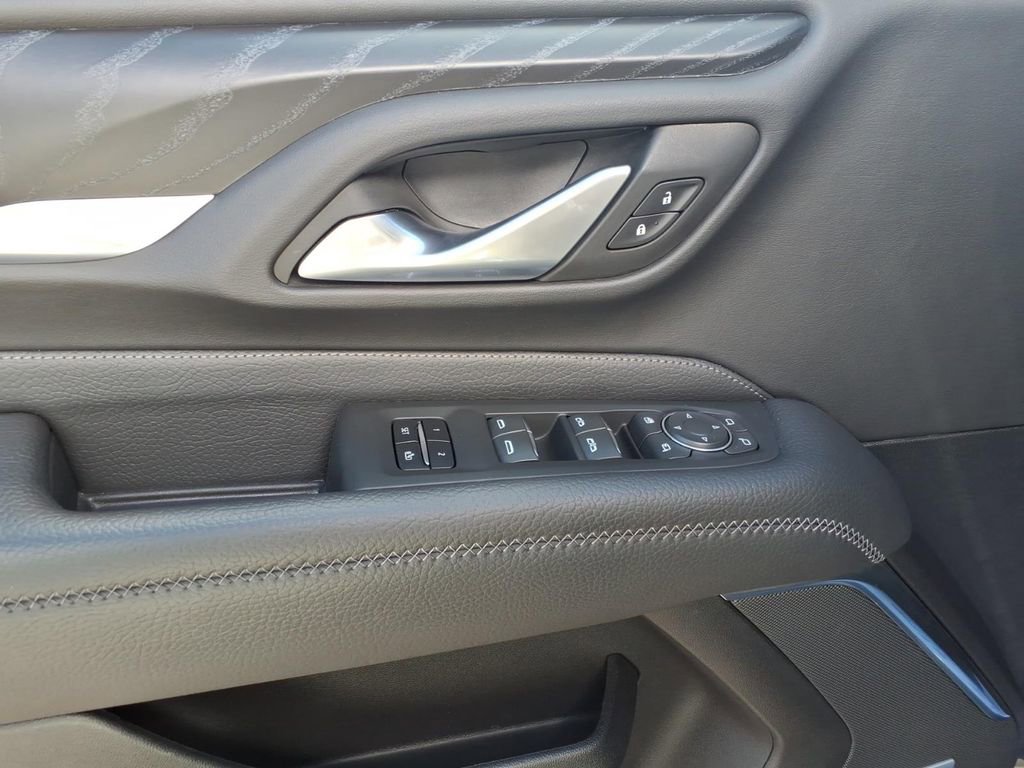 Used 2022 GMC Yukon XL Denali AWD/4WD image 12
