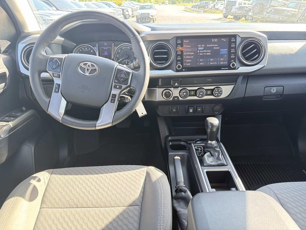 Used 2020 Toyota Tacoma SR5 AWD/4WD image 18