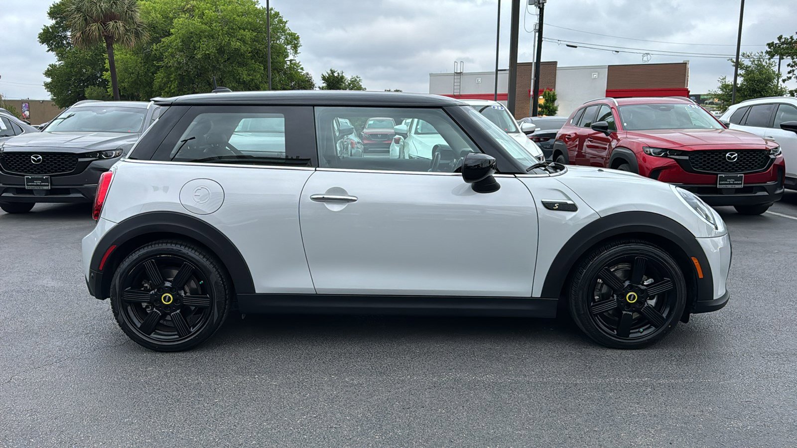 Used 2022 MINI Cooper SE image 9