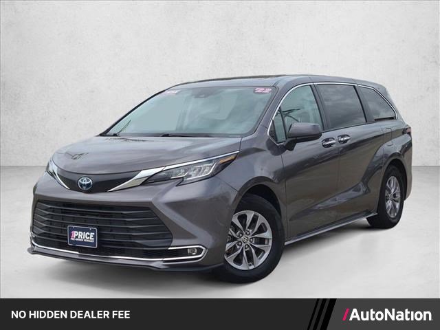 Used 2022 Toyota Sienna XLE FWD image 1