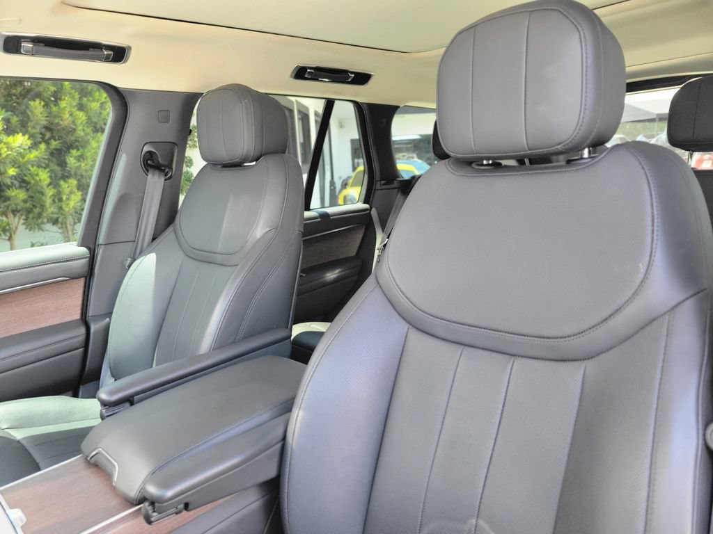 Used 2024 Land Rover Range Rover SE AWD/4WD image 16
