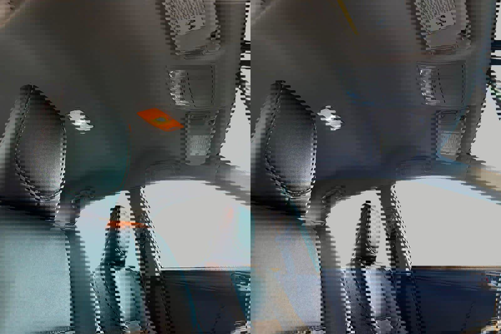 Used 2014 Toyota Camry Hybrid image 18