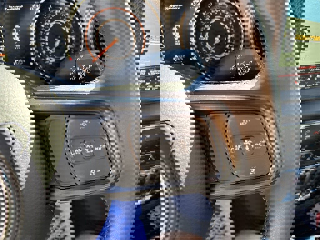 Used 2022 Jeep Wrangler Sport S image 18