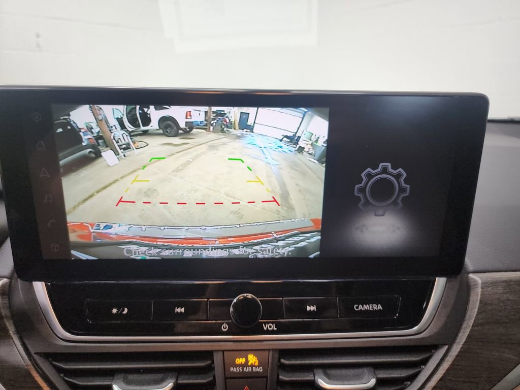 Used 2023 Nissan Altima 2.5 SV w/ SV Premium Package image 19