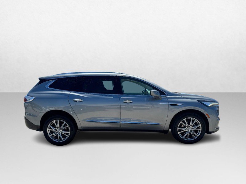 Used 2023 Buick Enclave Essence w/ Experience Buick Package AWD/4WD image 4