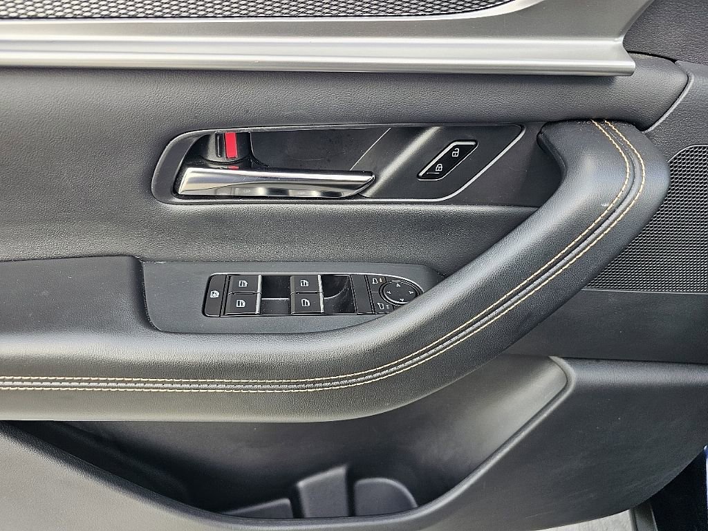 Certified 2024 MAZDA CX-90 Plug-In Hybrid w/ Preferred image 28