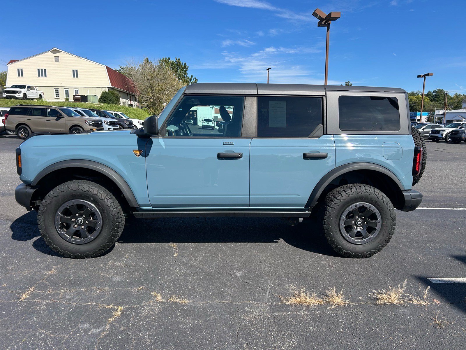 Used 2023 Ford Bronco Badlands AWD/4WD image 8