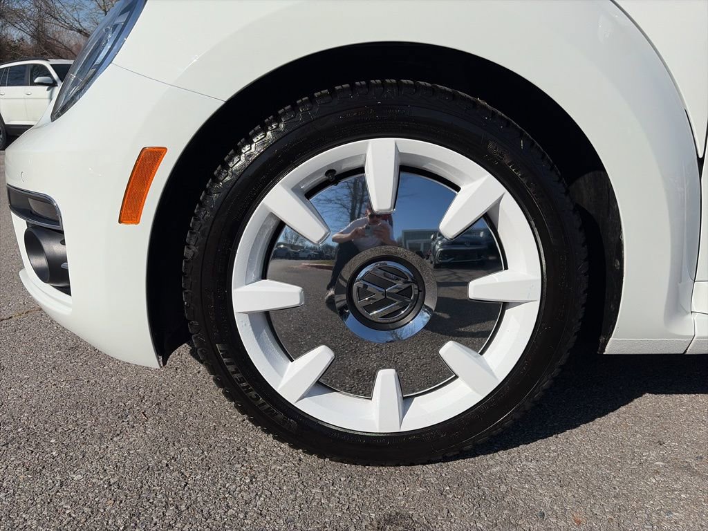 Used 2019 Volkswagen Beetle 2.0T Final Edition SEL FWD image 30