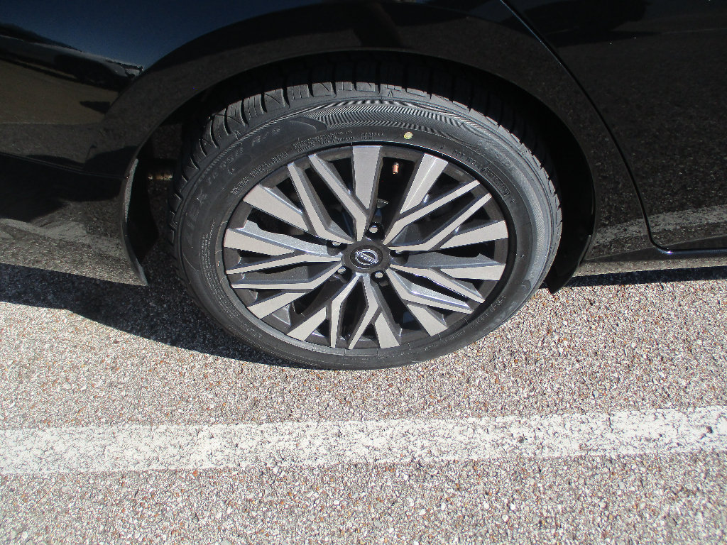 Used 2024 Nissan Altima 2.5 SV FWD image 20