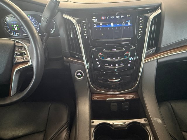 Used 2020 Cadillac Escalade ESV Premium Luxury RWD image 3