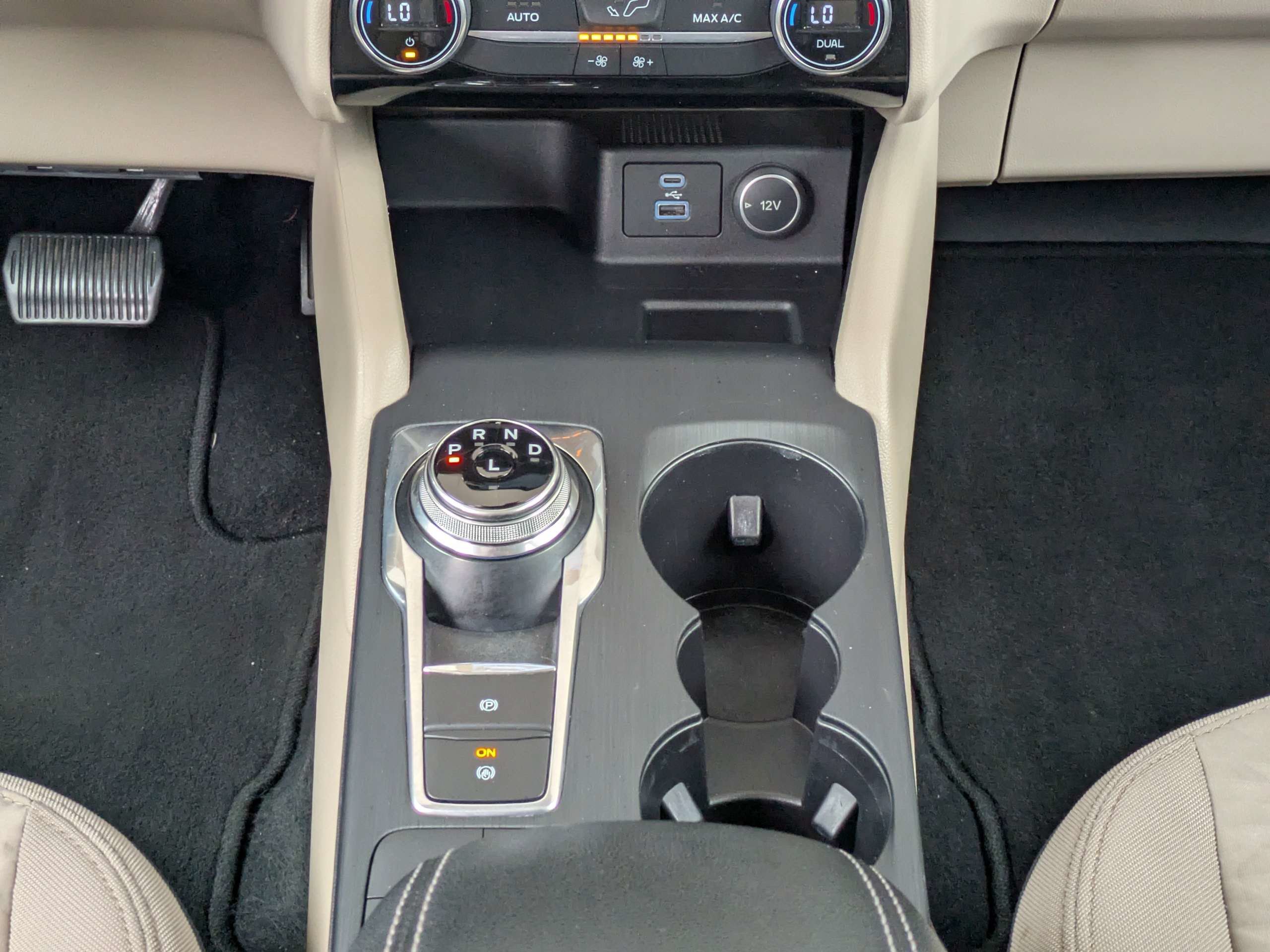 Used 2021 Ford Escape SE w/ SE Sport Appearance Package FWD image 20