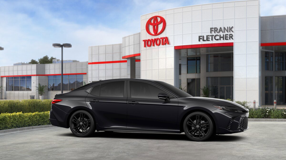 New 2026 Toyota Camry Hybrid FWD image 12