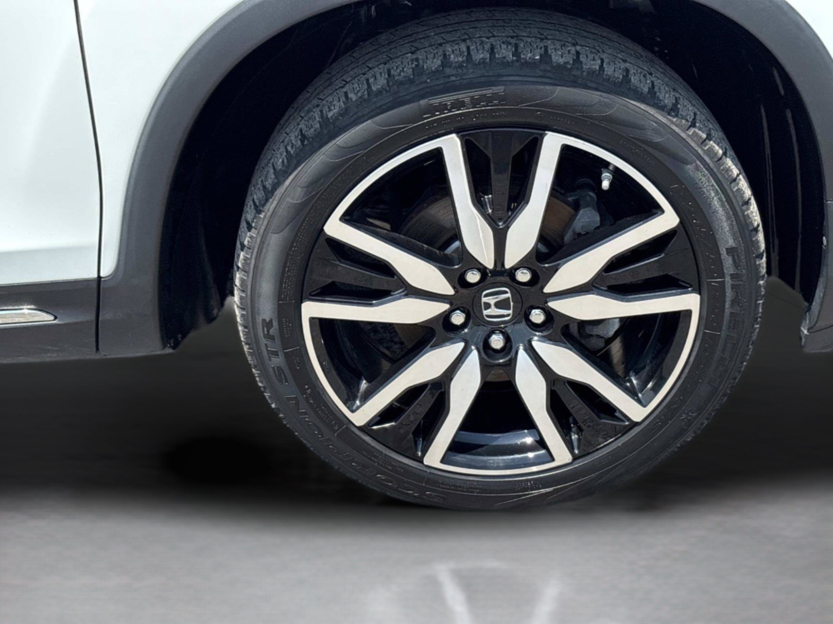 Used 2020 Honda Pilot Touring image 35