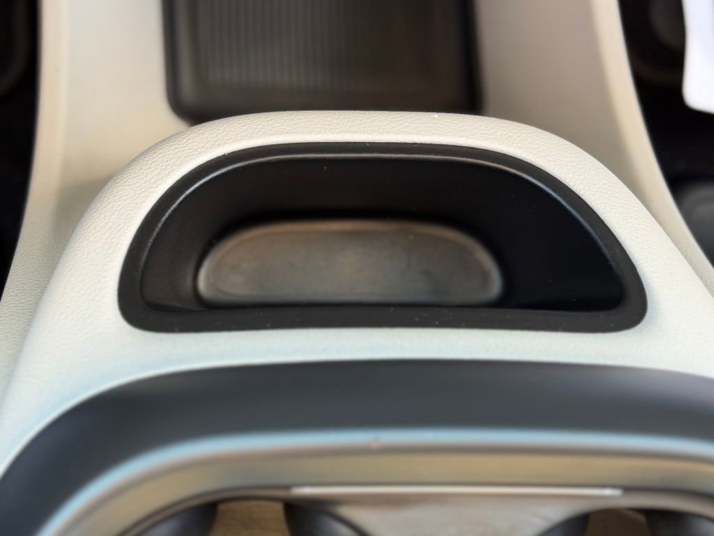 Used 2024 Chrysler Pacifica Touring-L FWD image 24