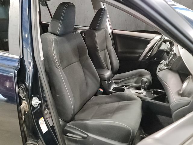 Used 2018 Toyota RAV4 XLE AWD/4WD image 19