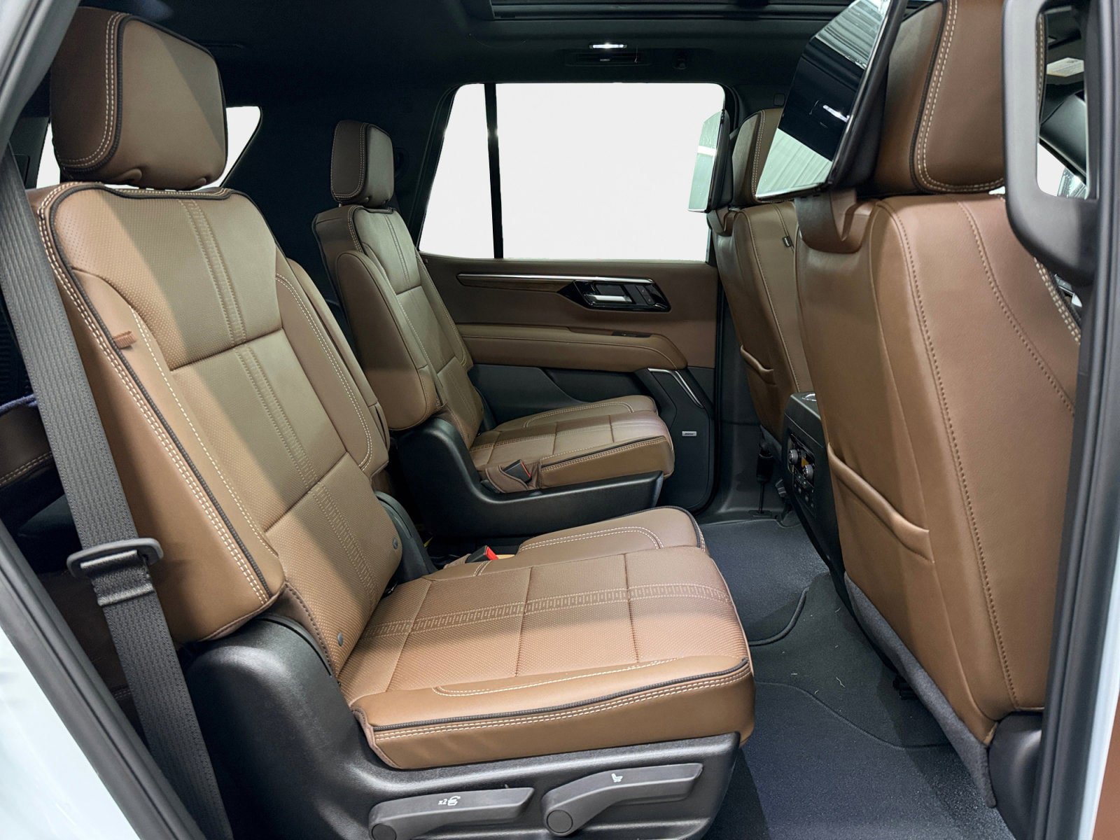New 2026 Chevrolet Tahoe High Country AWD/4WD image 12