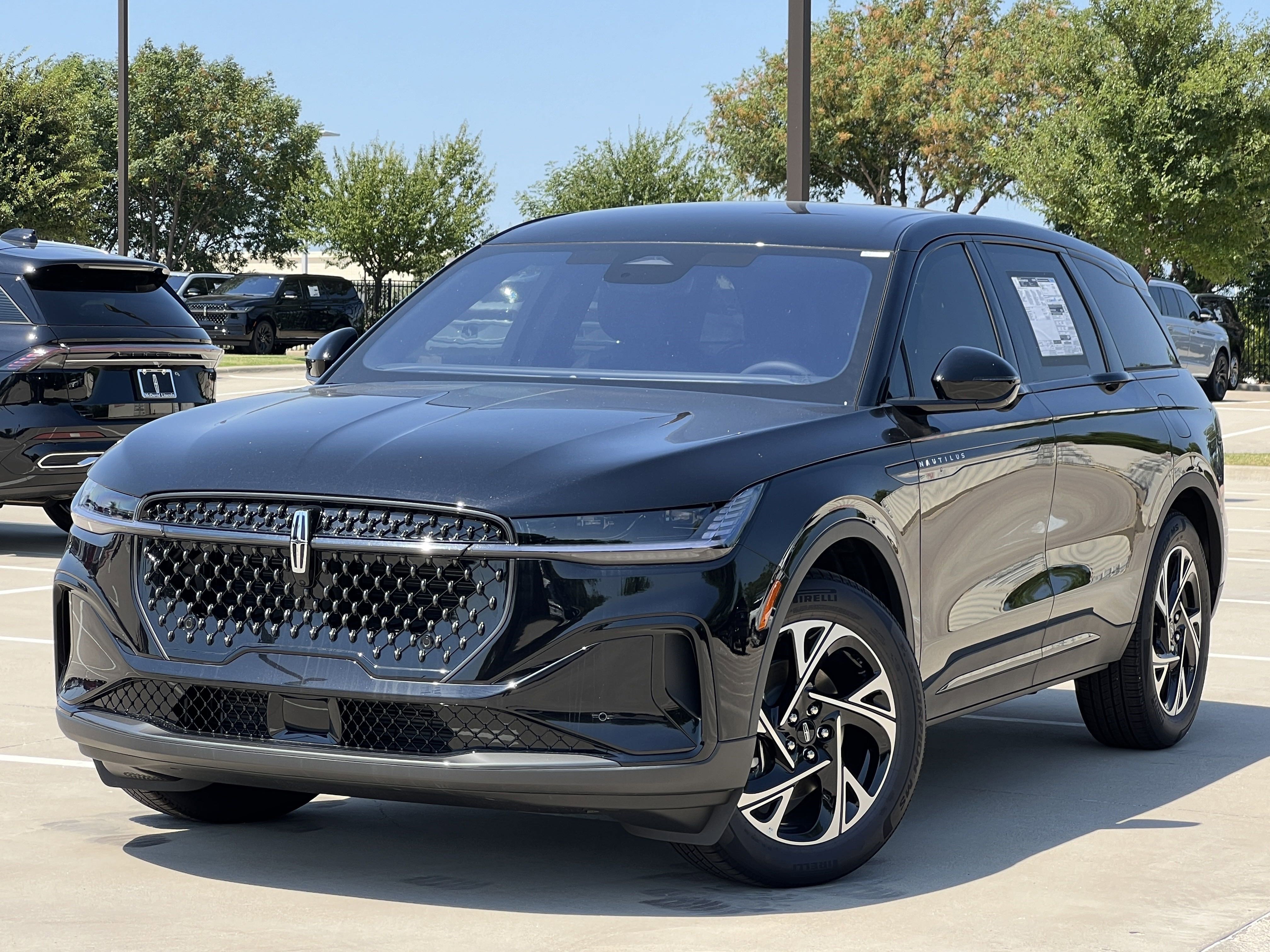 New 2025 Lincoln Nautilus Premier w/ Jet Appearance Package image 2