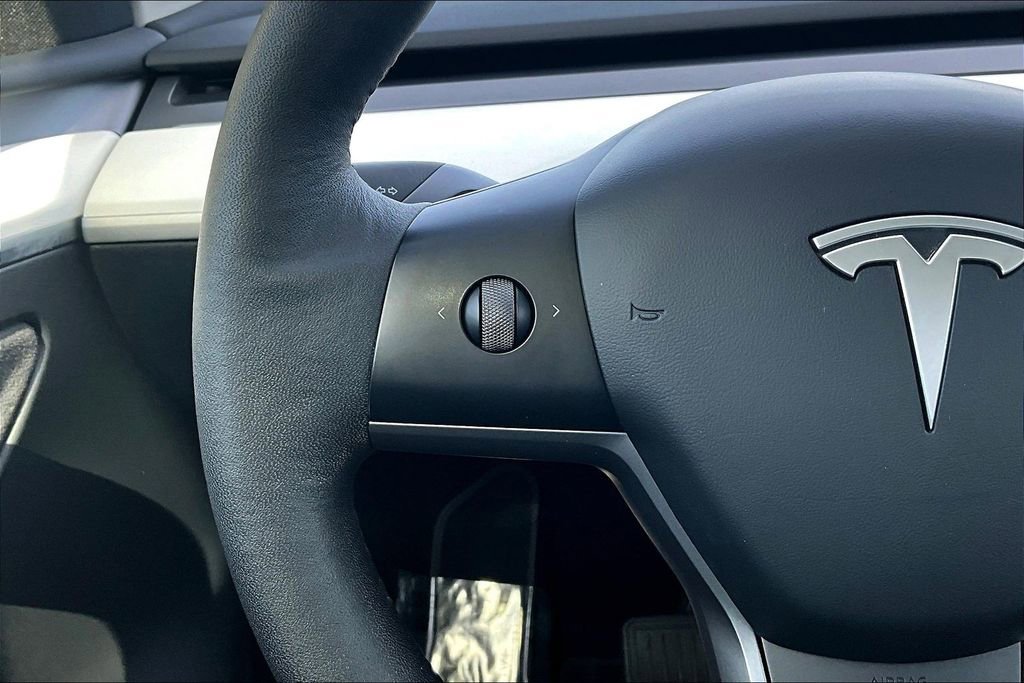 Used 2023 Tesla Model Y Long Range image 24