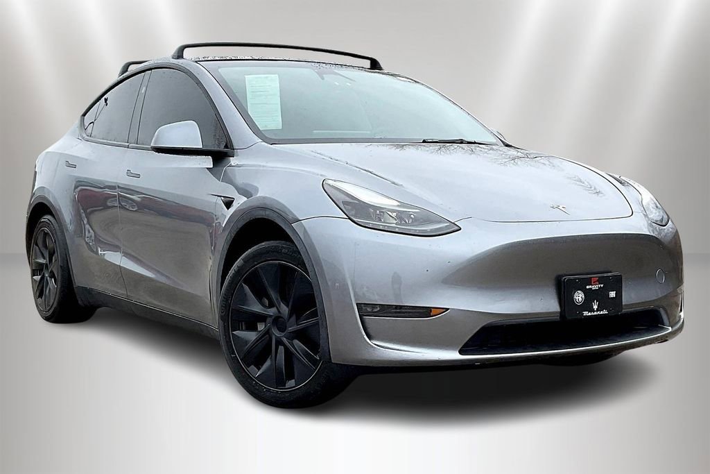 Used 2024 Tesla Model Y Long Range image 3