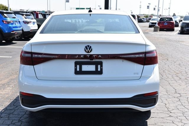 Used 2025 Volkswagen Jetta SE w/ Sunroof Package FWD image 6