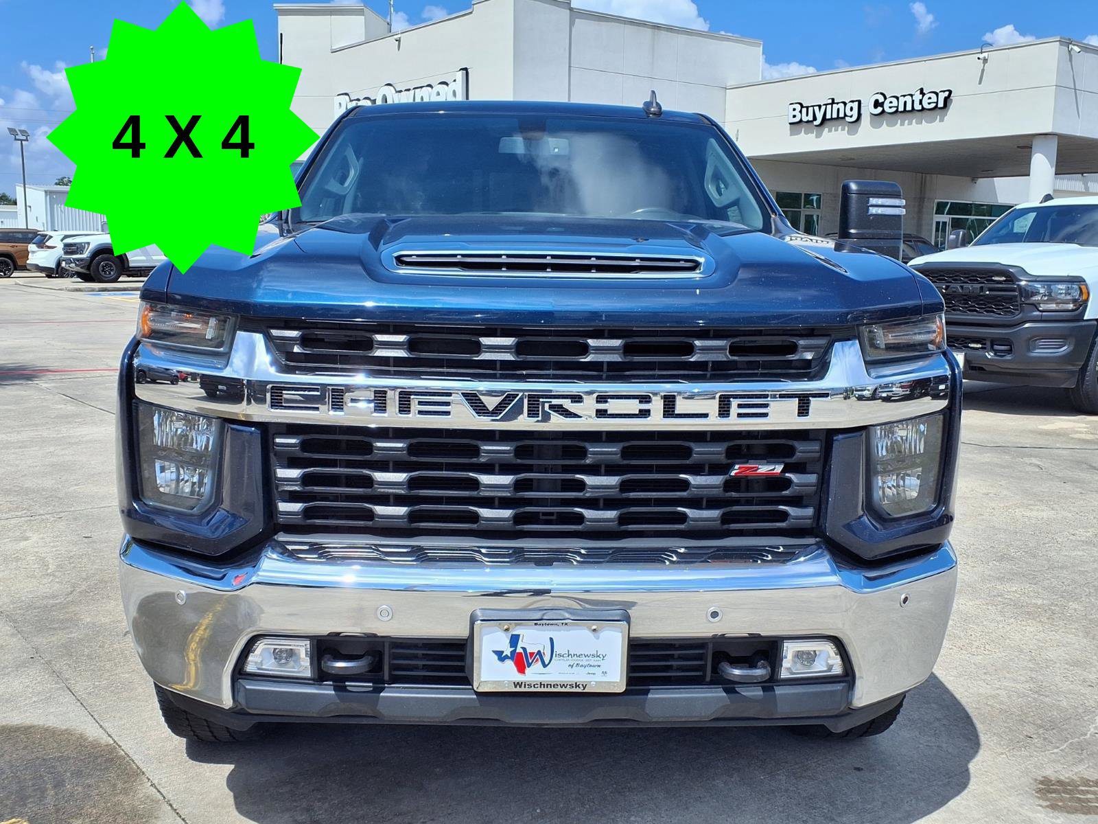 Used 2020 Chevrolet Silverado 2500 LT w/ Texas Edition AWD/4WD image 2