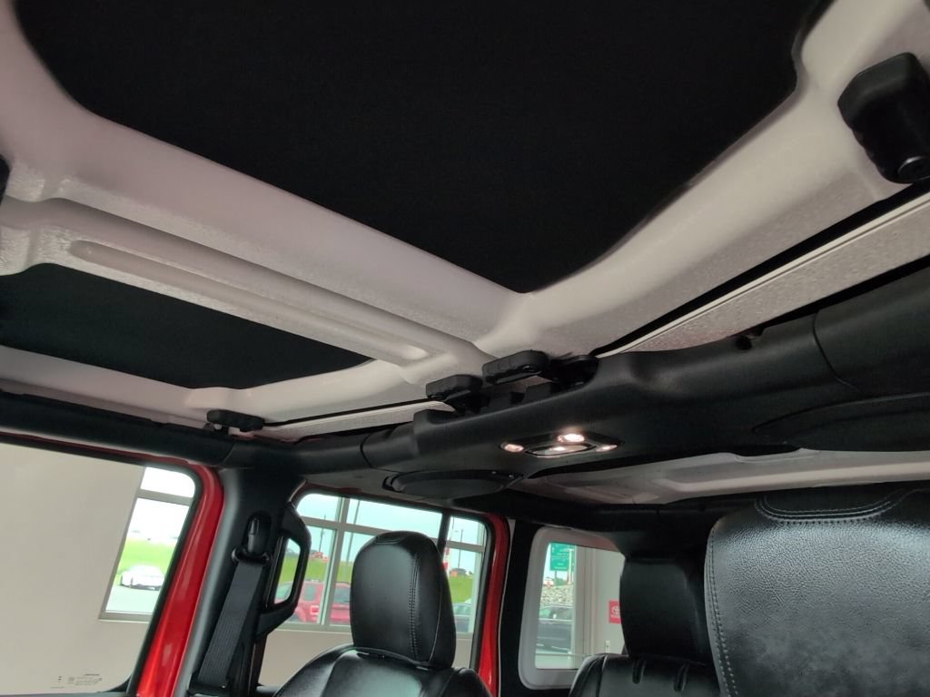 Used 2023 Jeep Wrangler Unlimited Sahara AWD/4WD image 19