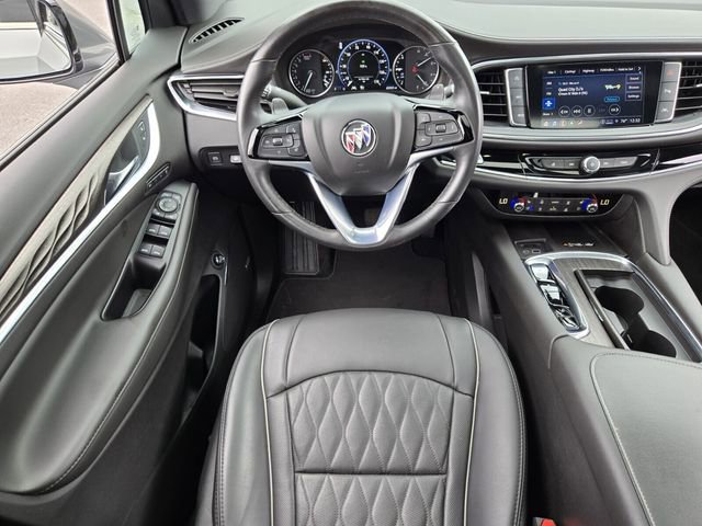 Used 2023 Buick Enclave Avenir w/ Avenir Technology Package AWD/4WD image 15