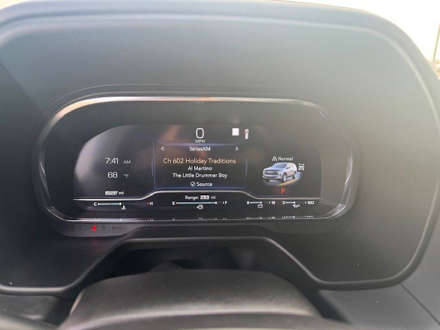 Used 2022 Chevrolet Tahoe RST w/ Luxury Package AWD/4WD image 17