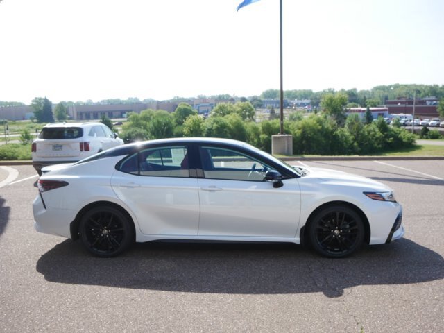 Used 2022 Toyota Camry XSE w/ Blackout Package (TMS) FWD image 4