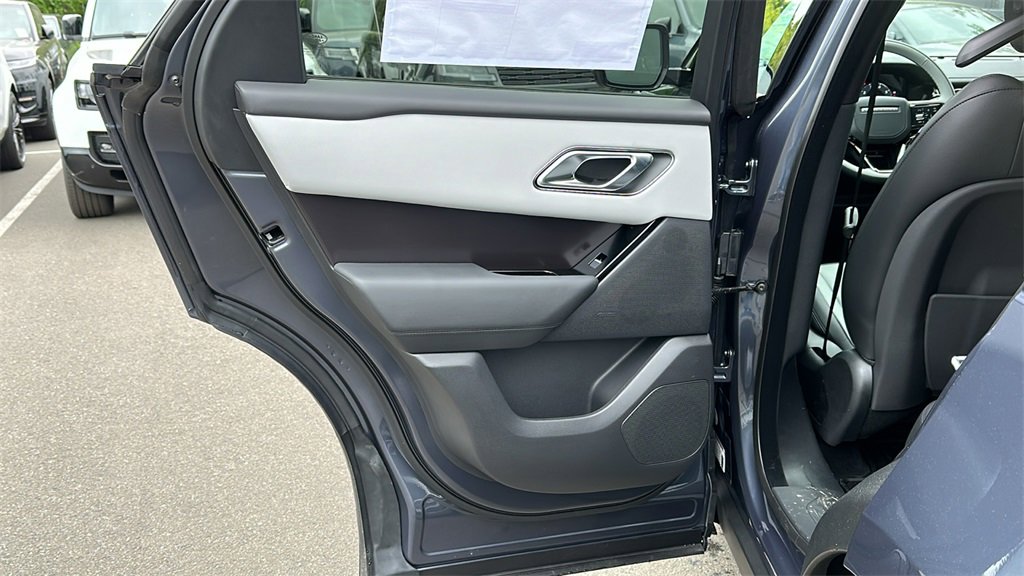New 2026 Land Rover Range Rover Velar Dynamic SE image 22