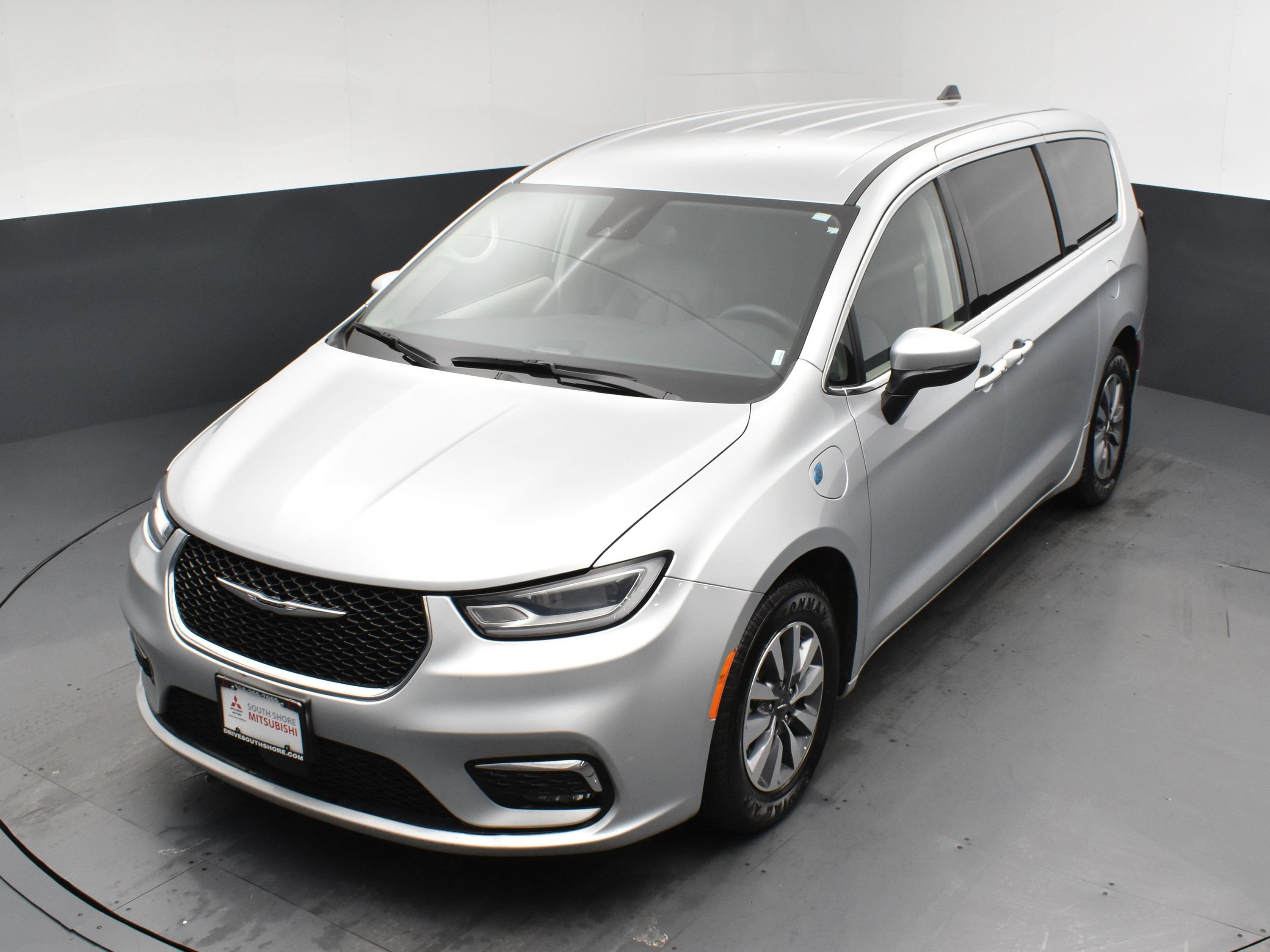 Used 2023 Chrysler Pacifica Touring-L image 22