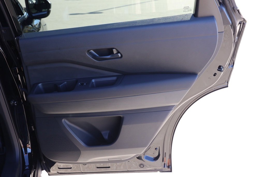 New 2025 Nissan Pathfinder SV w/ Cargo Package image 19