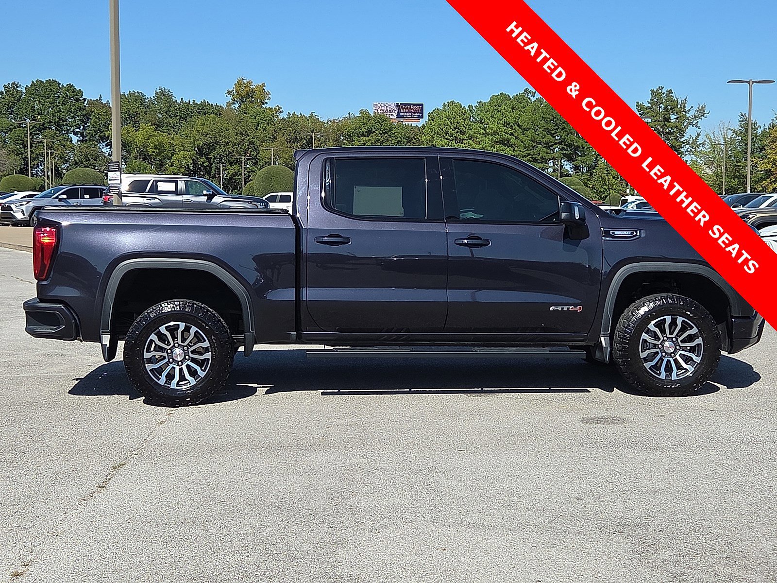 Used 2022 GMC Sierra 1500 AT4 w/ AT4 Preferred Package image 6