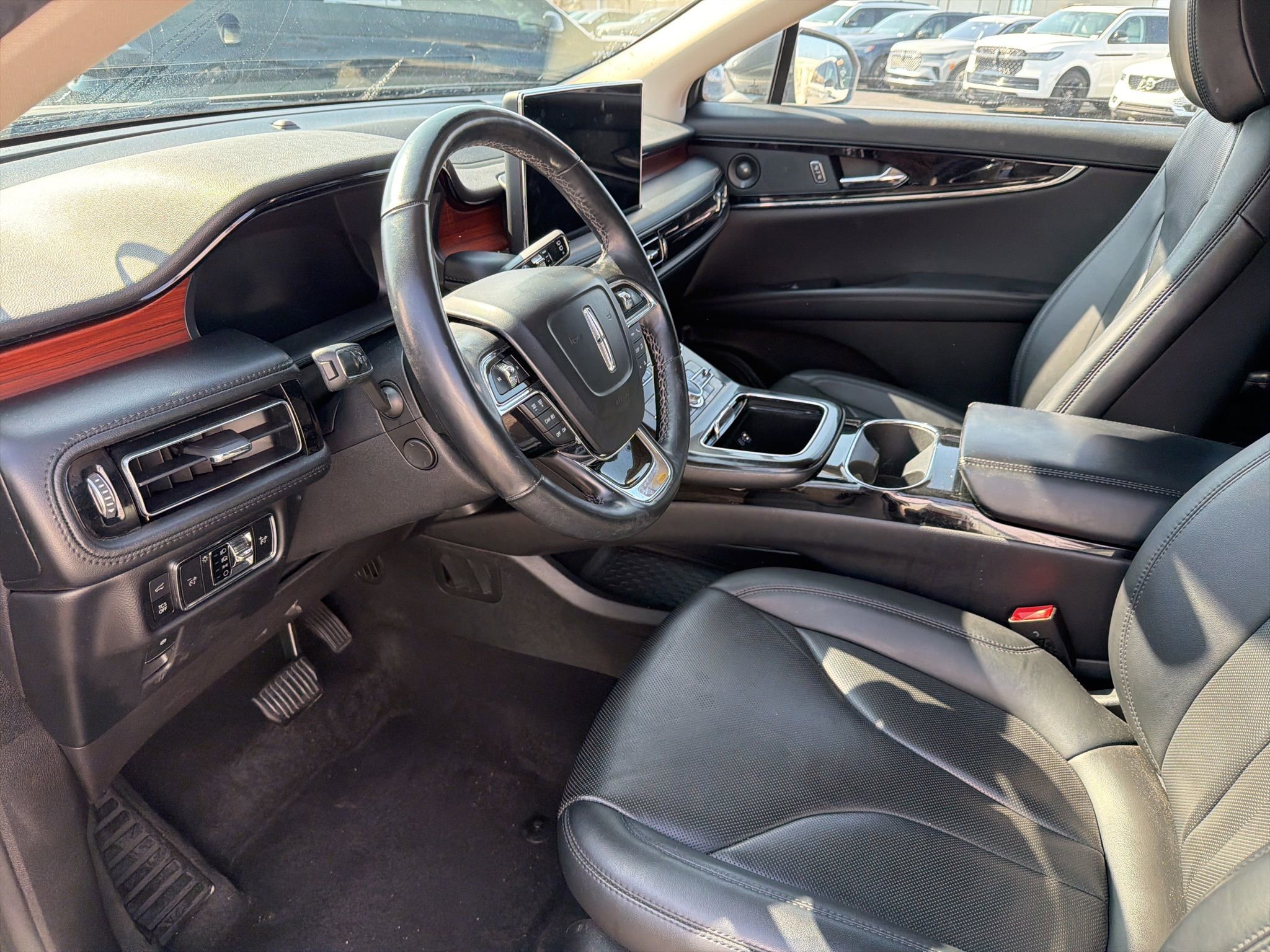 Used 2023 Lincoln Nautilus Reserve w/ Luxury Package image 12